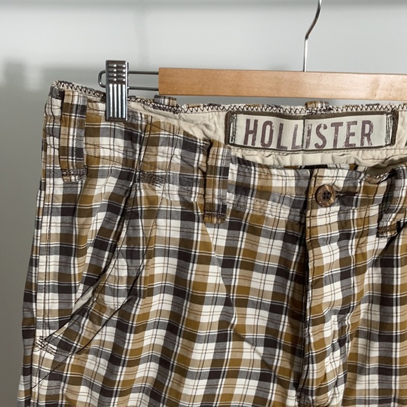 Hollister Plaid Cargo Shorts - Picture 2 of 4